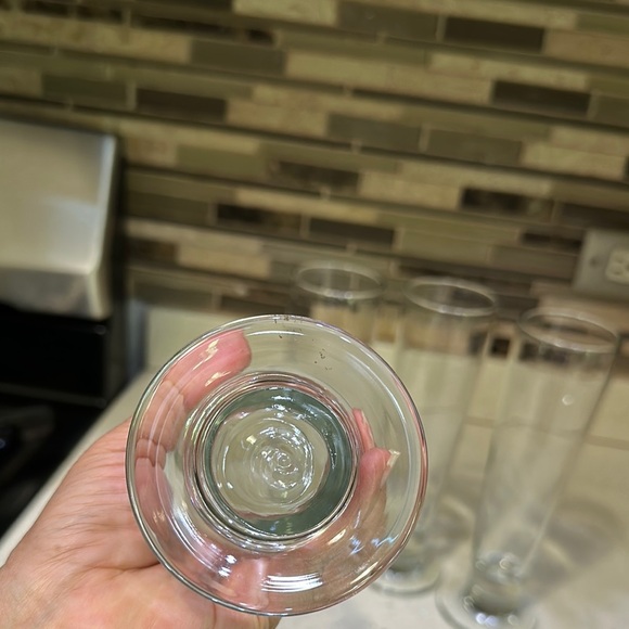 Like New! Set of 4 Clear Beer Glasses - Picture 4 of 5